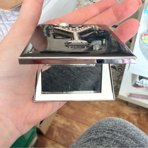 MARTINI MAKEUP COMPACT BLACK ENAMEL SILVER TONE METAL CRYSTAL DBL MIRROR VTG EUC - Picture 4 of 6